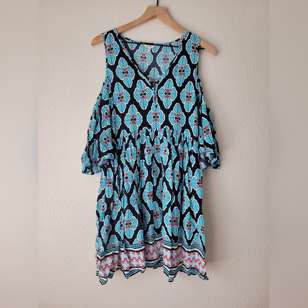 crown & ivy abstract cold shoulder dress, small